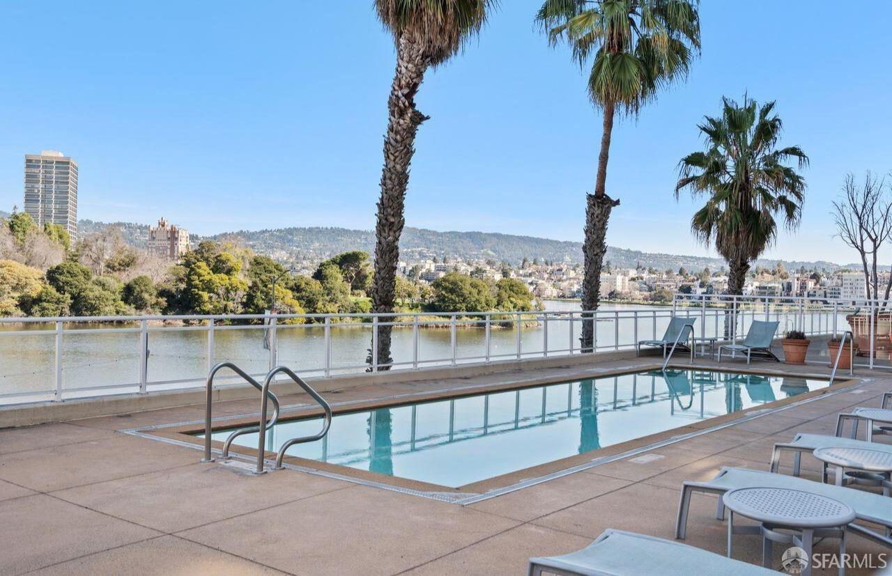 Detail Gallery Image 28 of 28 For 1 Lakeside Dr #1006,  Oakland,  CA 94612 - 1 Beds | 1 Baths