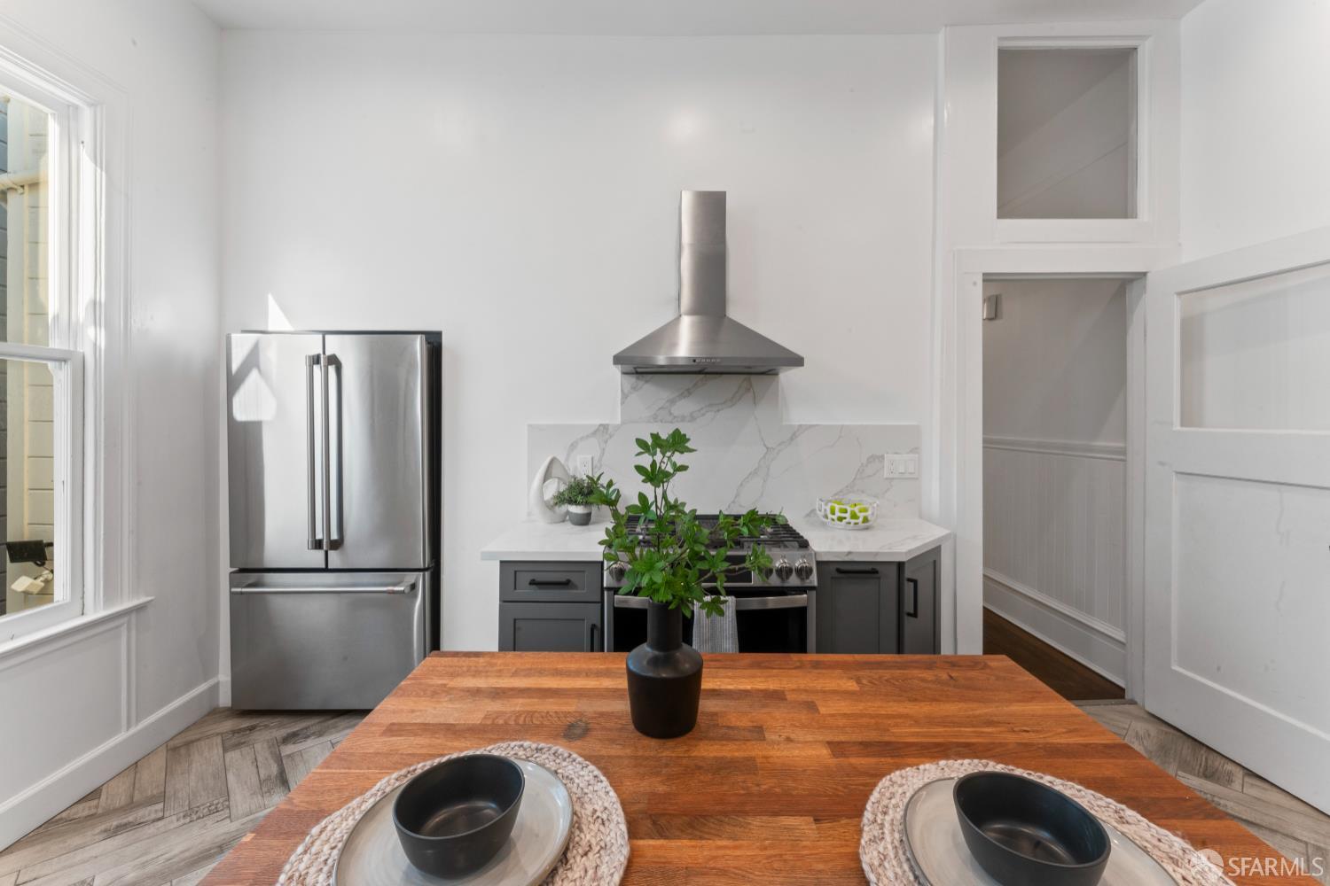 Detail Gallery Image 10 of 39 For 483 Oak St, San Francisco,  CA 94102 - 4 Beds | 2 Baths