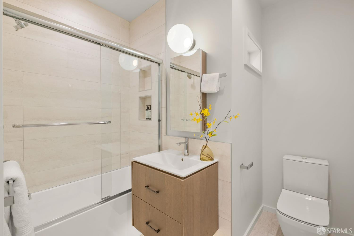 Detail Gallery Image 40 of 74 For 479 28th St, San Francisco,  CA 94131 - 7 Beds | 6/1 Baths