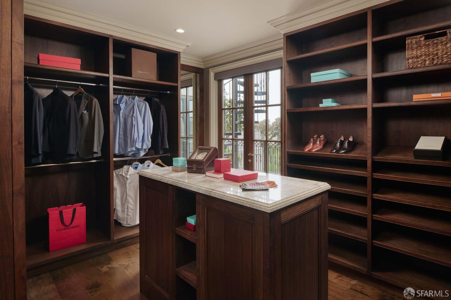 Detail Gallery Image 24 of 56 For 3199 Jackson Ave, San Francisco,  CA 94115 - 9 Beds | 10/5 Baths