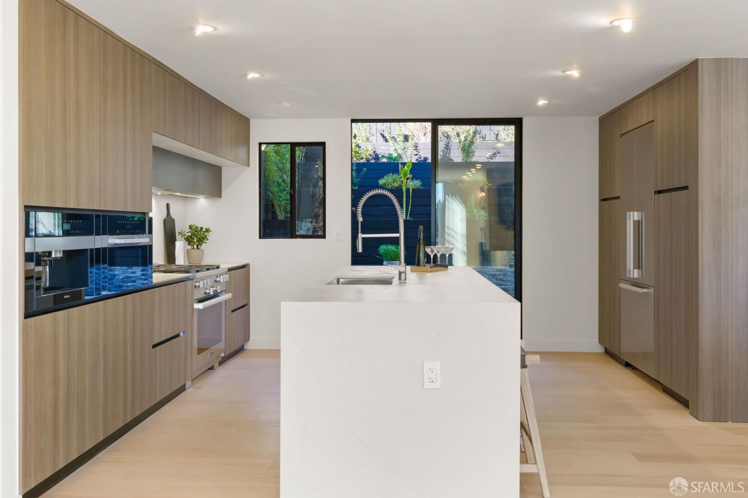 Detail Gallery Image 18 of 48 For 131 Turquoise Way, San Francisco,  CA 94131 - 3 Beds | 3/1 Baths