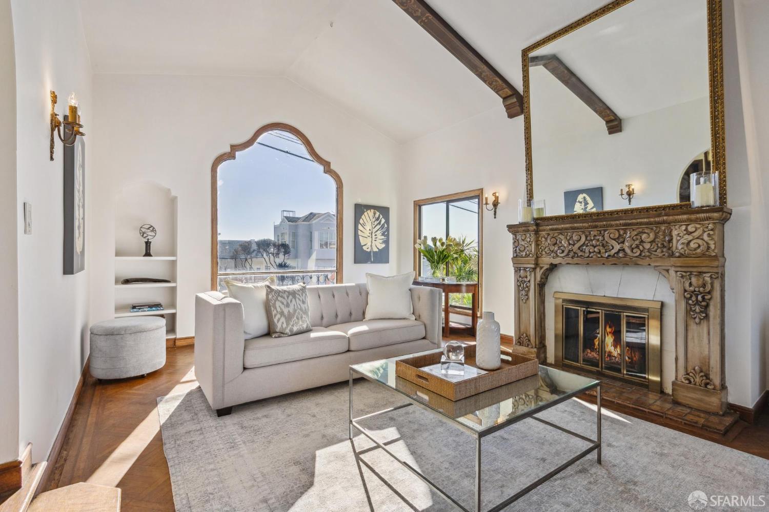 Detail Gallery Image 3 of 55 For 2830 Lawton St, San Francisco,  CA 94122 - 3 Beds | 1/2 Baths