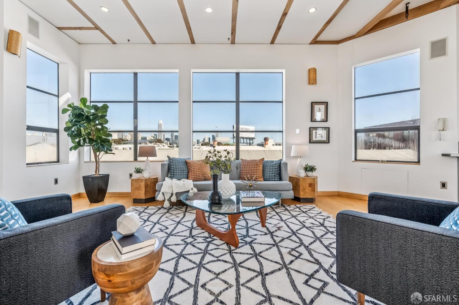 Detail Gallery Image 7 of 87 For 1066 Bryant St, San Francisco,  CA 94103 - 4 Beds | 5/1 Baths