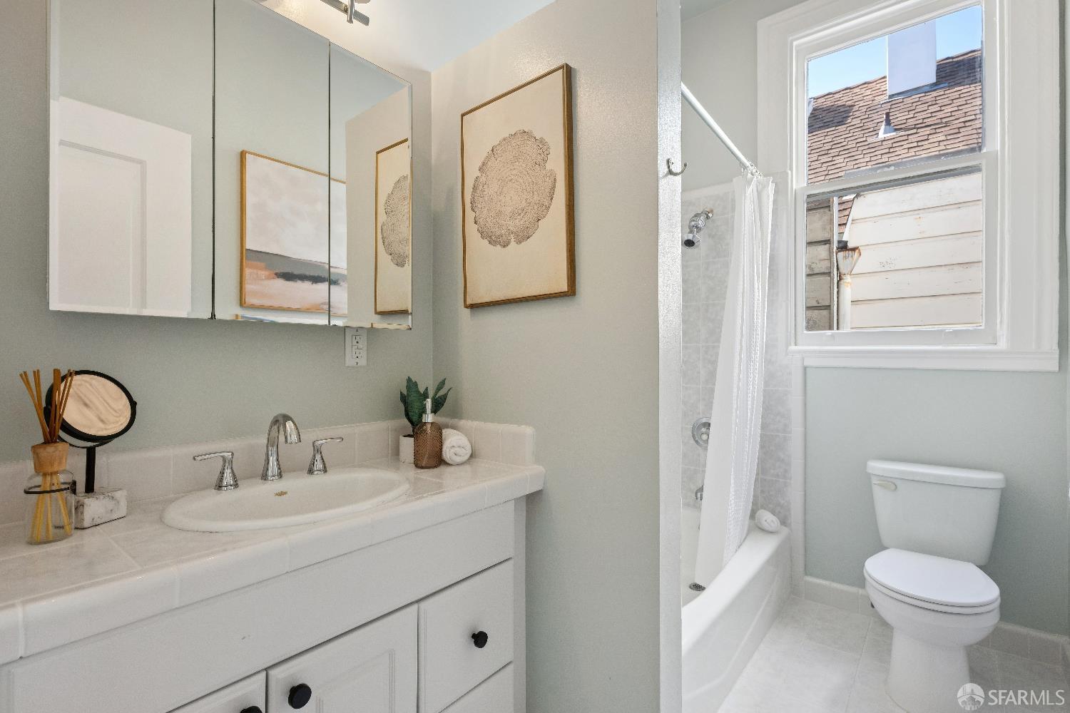 Detail Gallery Image 42 of 55 For 1750 Page St, San Francisco,  CA 94117 - 2 Beds | 1 Baths