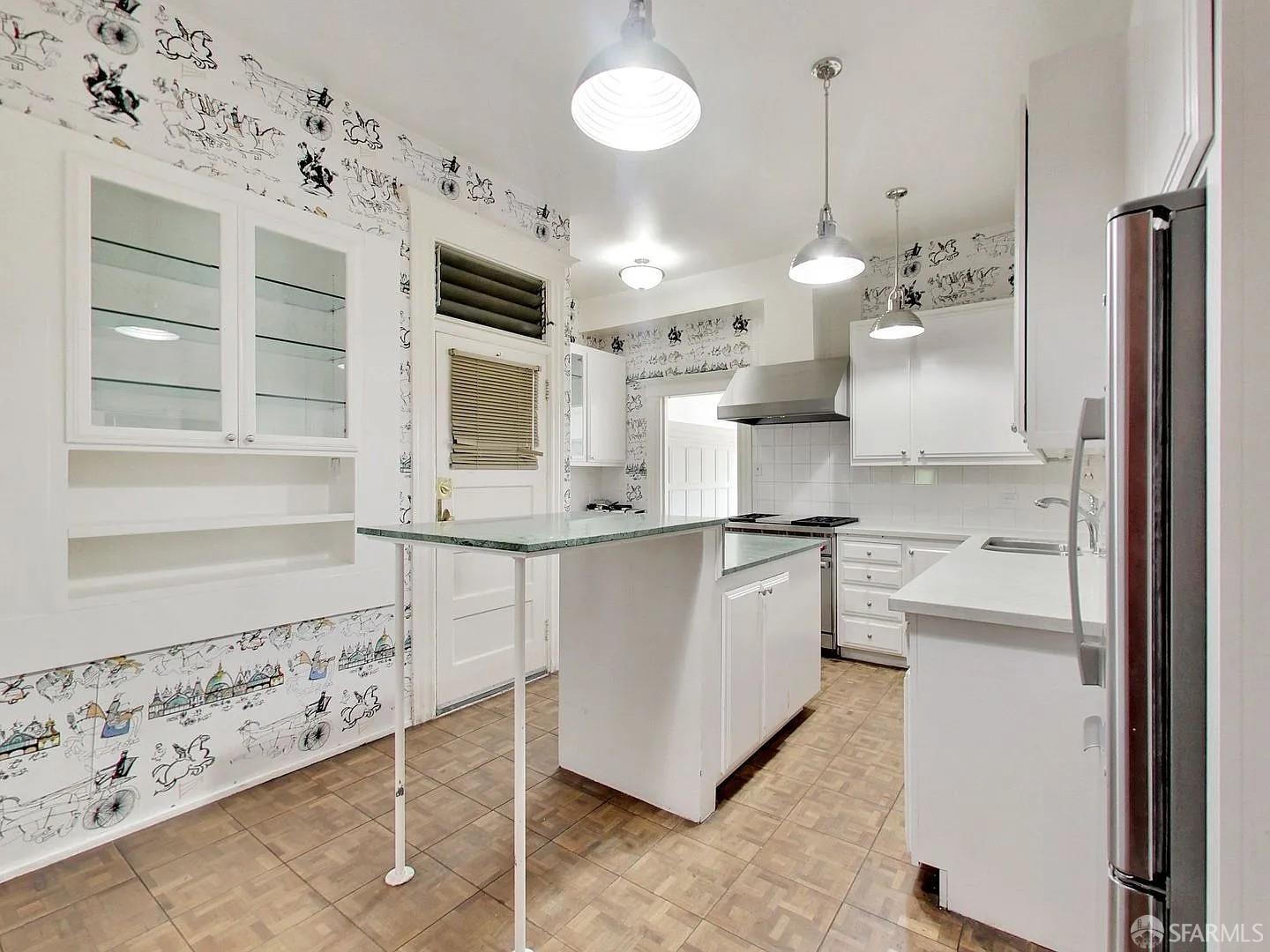 Photo #2: 426094927 Listing: Photo #2