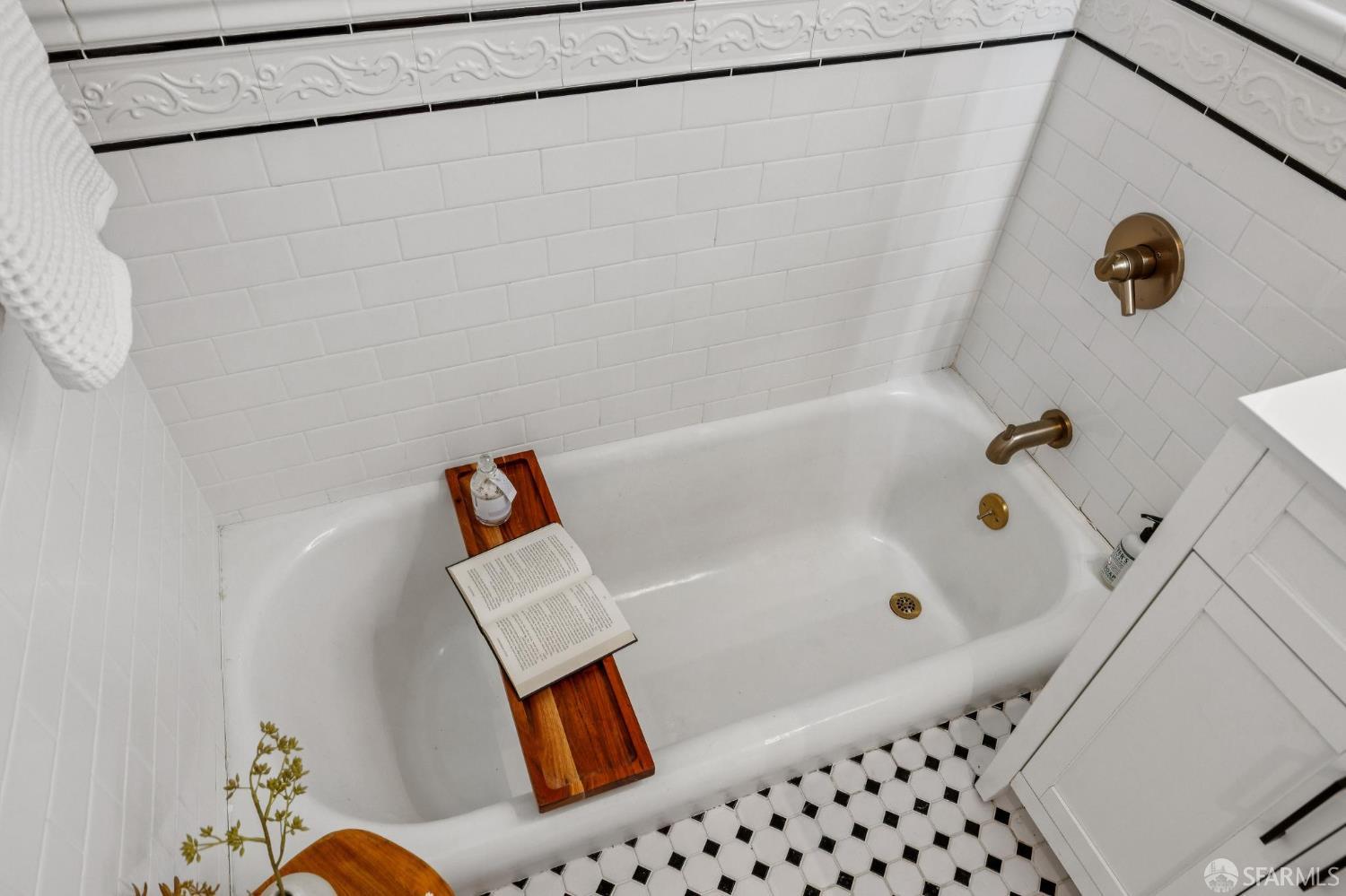 Detail Gallery Image 18 of 29 For 2090 Pacific Ave #306,  San Francisco,  CA 94109 - 1 Beds | 1 Baths