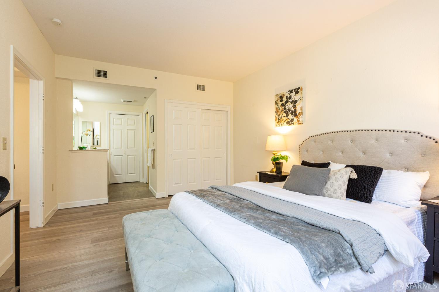 Detail Gallery Image 10 of 16 For 1840 Tice Creek Dr #2210,  Walnut Creek,  CA 94595 - 1 Beds | 1/1 Baths