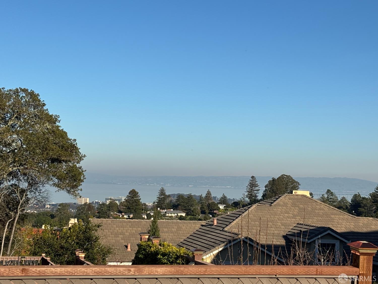 Detail Gallery Image 4 of 7 For 6 La Strada Ct, Burlingame,  CA 94010 - – Beds | – Baths