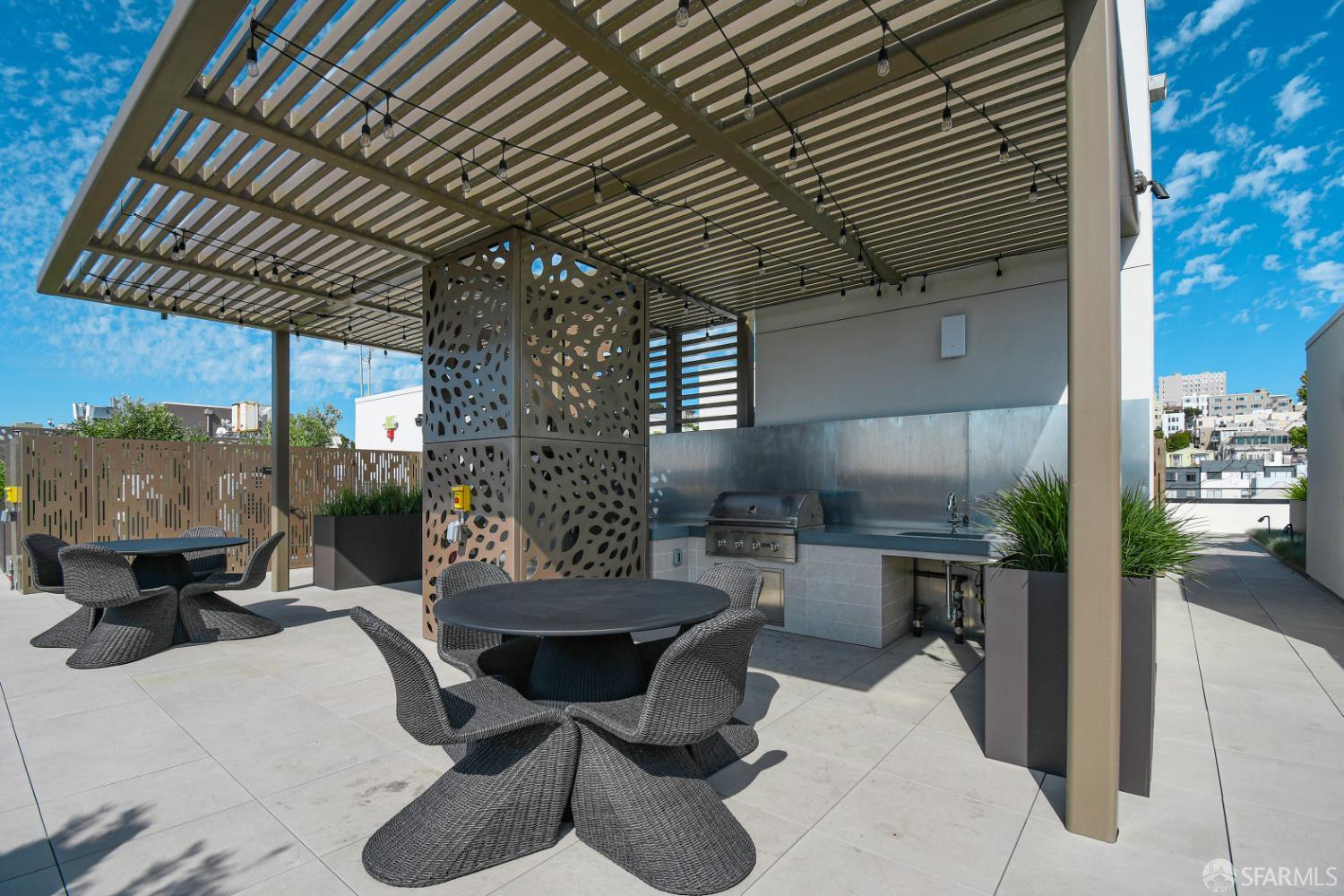 Detail Gallery Image 30 of 38 For 2525 Van Ness Ave #601,  San Francisco,  CA 94109 - 3 Beds | 3/1 Baths