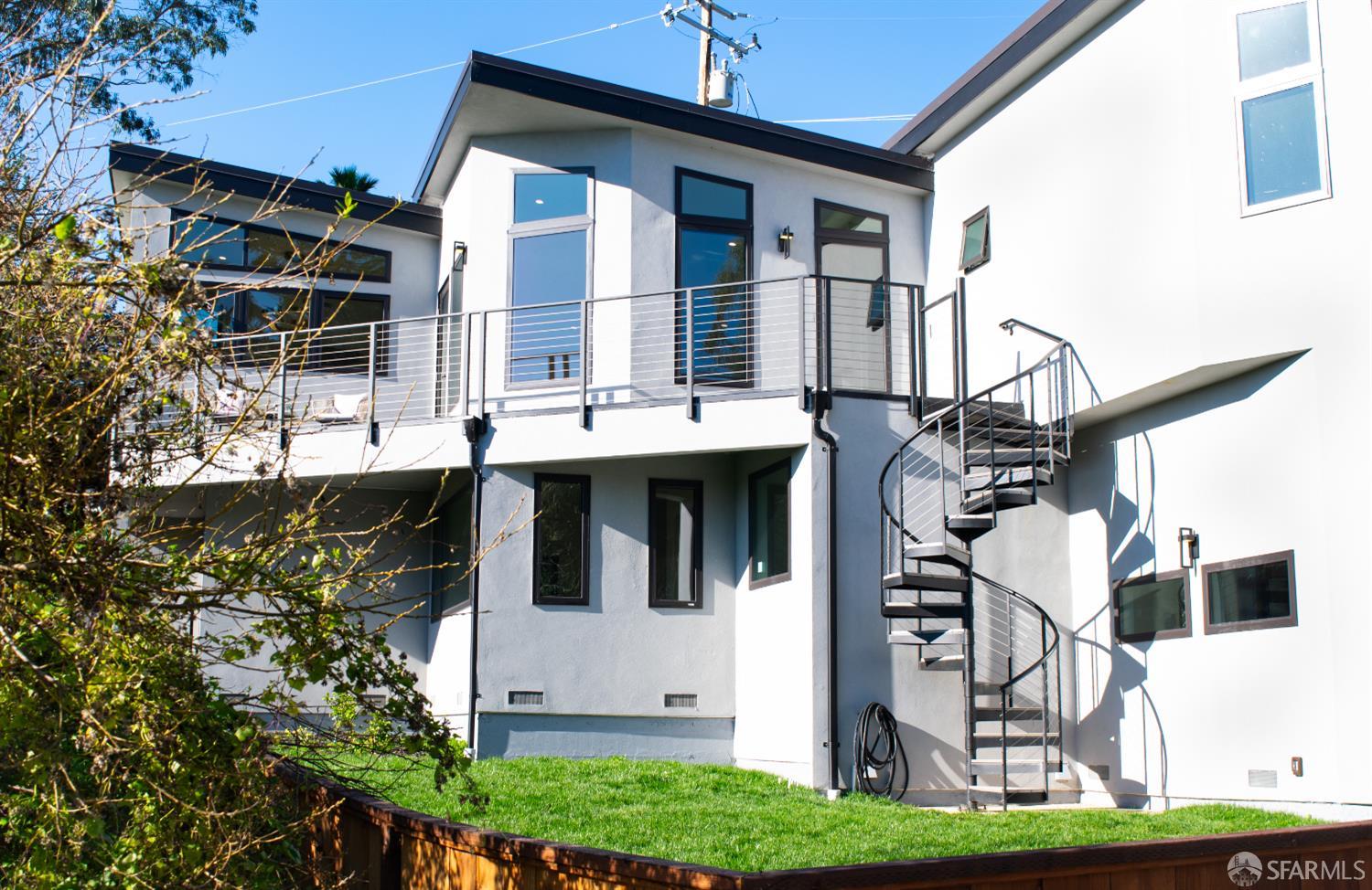 Detail Gallery Image 2 of 33 For 882 Stetson St, Moss Beach,  CA 94038 - 4 Beds | 3/1 Baths