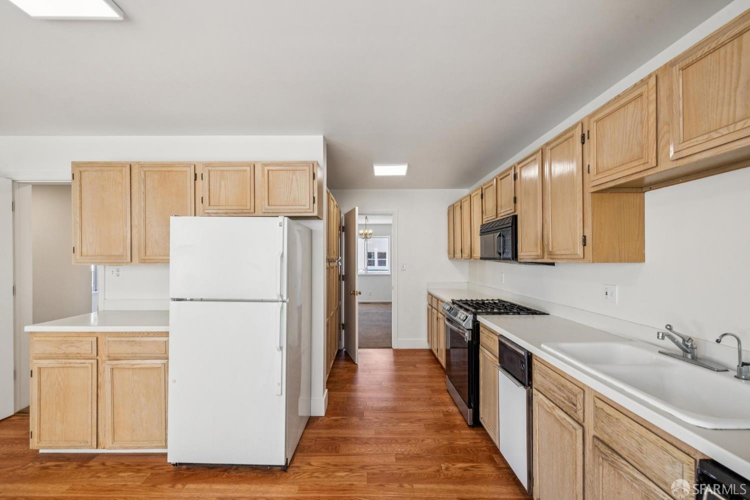 Detail Gallery Image 28 of 60 For 567 Edna St, San Francisco,  CA 94112 - 3 Beds | 3/1 Baths