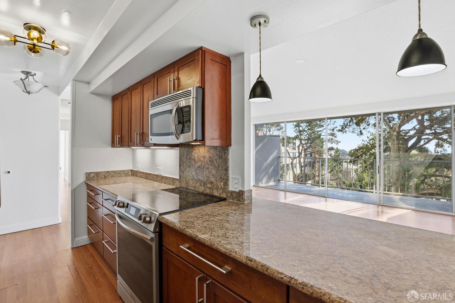 Detail Gallery Image 12 of 35 For 66 Cleary Ct #509,  San Francisco,  CA 94109 - 3 Beds | 2 Baths