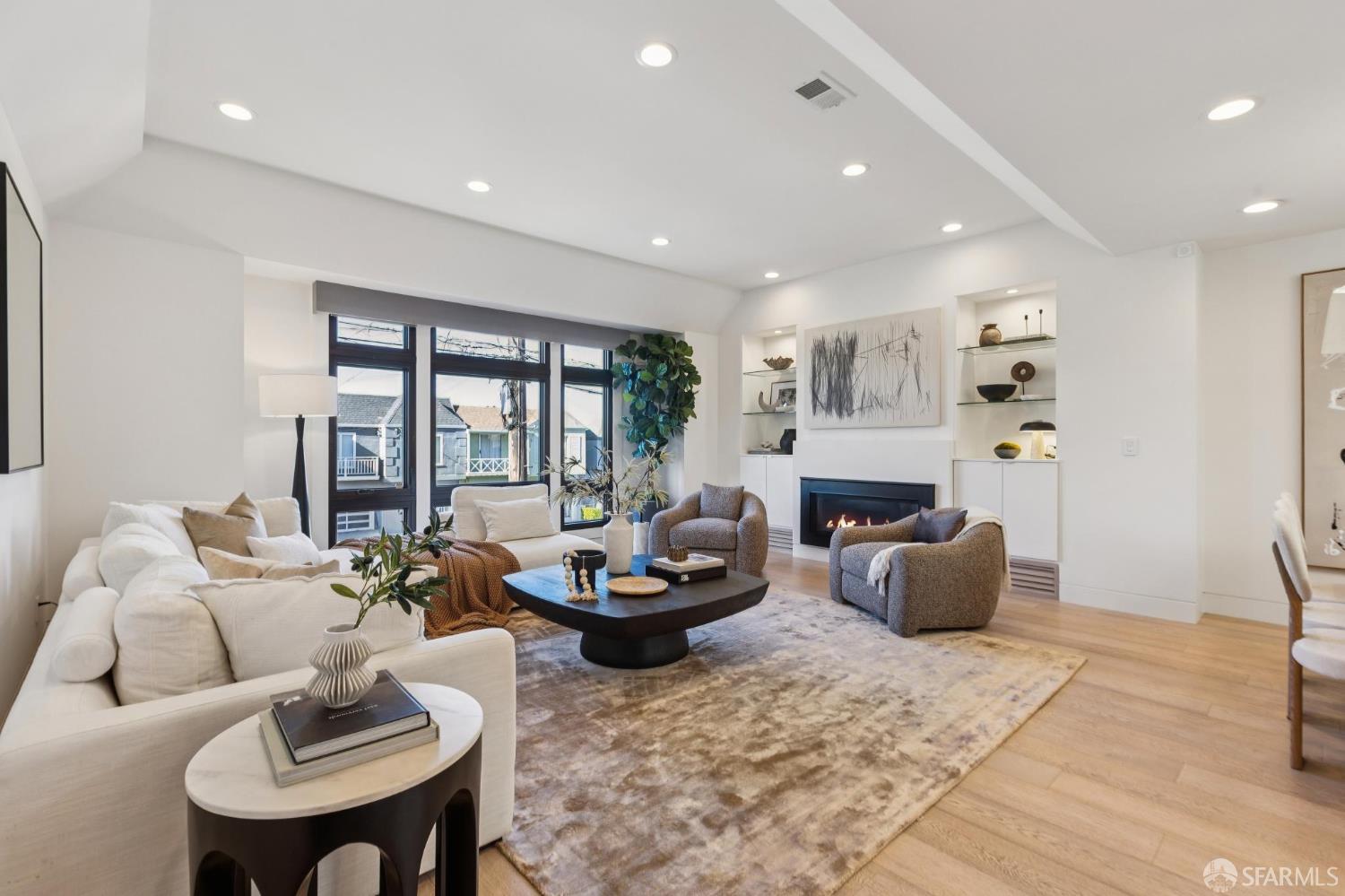 Detail Gallery Image 2 of 42 For 1474 34th Ave, San Francisco,  CA 94122 - 5 Beds | 4 Baths