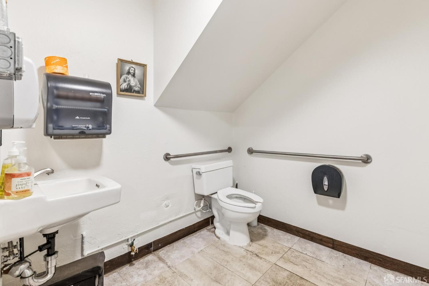 Detail Gallery Image 8 of 31 For 2250 Jerrold Ave #11,  San Francisco,  CA 94124 - – Beds | – Baths