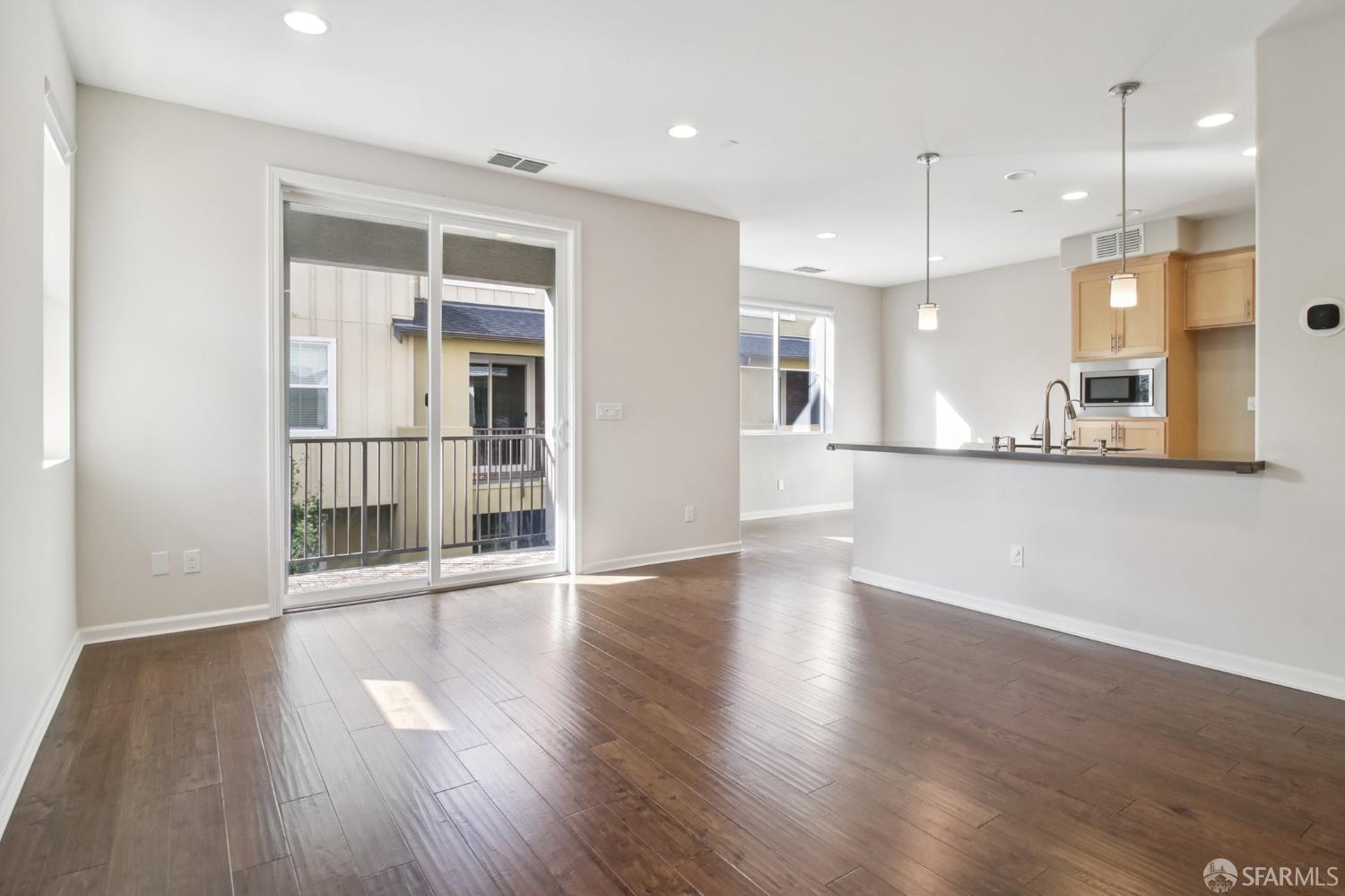 Detail Gallery Image 17 of 41 For 1297 Coyote Creek Way, Milpitas,  CA 95035 - 3 Beds | 2/1 Baths