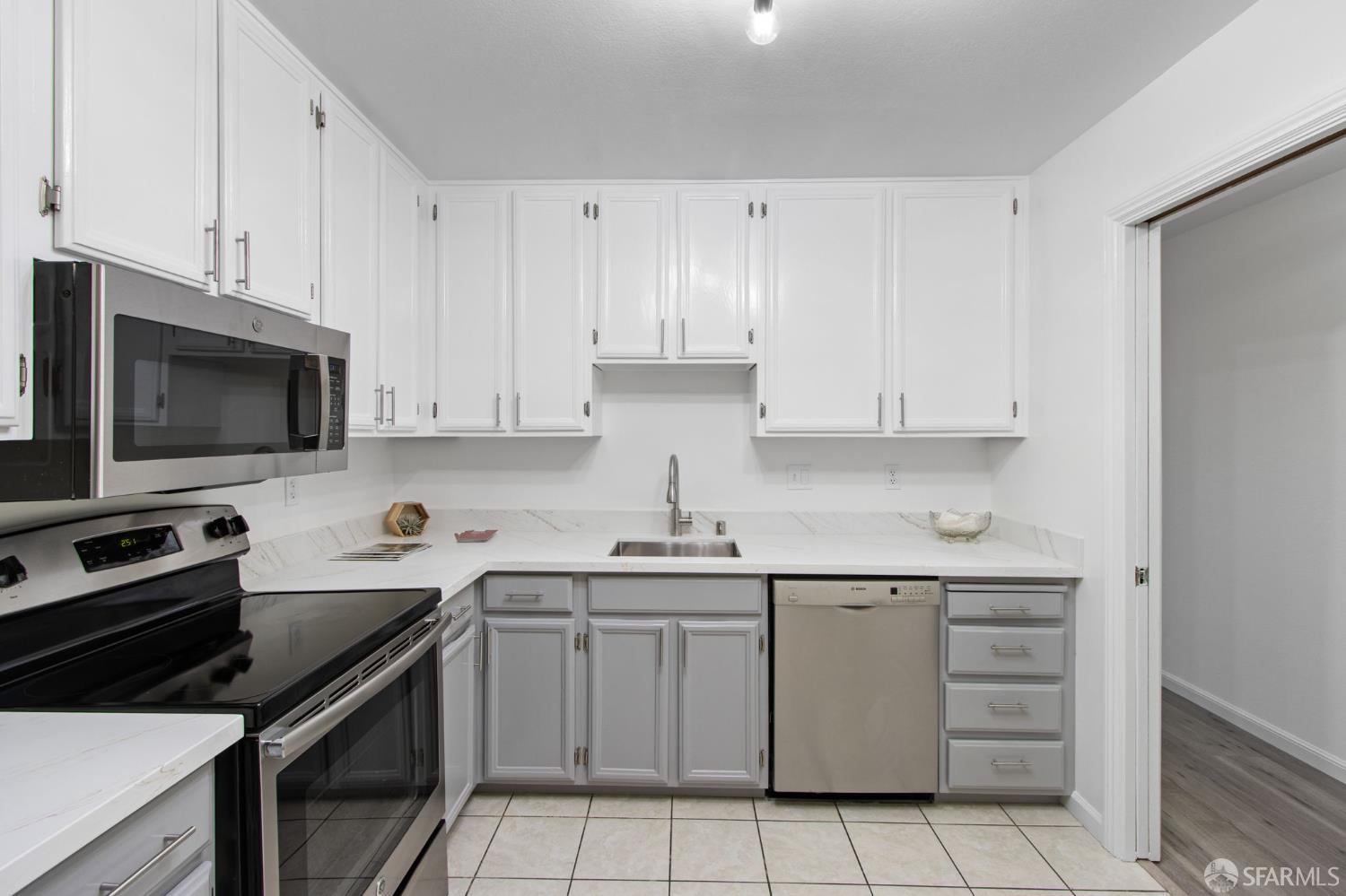 Detail Gallery Image 5 of 44 For 1461 Broadway St #205,  San Francisco,  CA 94109 - 1 Beds | 1 Baths