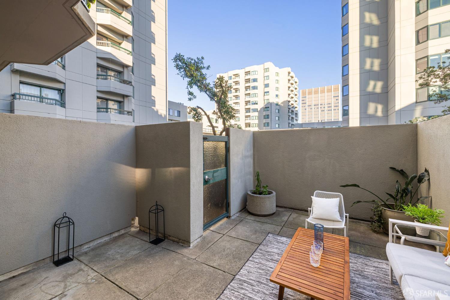 Detail Gallery Image 9 of 72 For 601 Van Ness Ave #39,  San Francisco,  CA 94102 - 2 Beds | 2 Baths