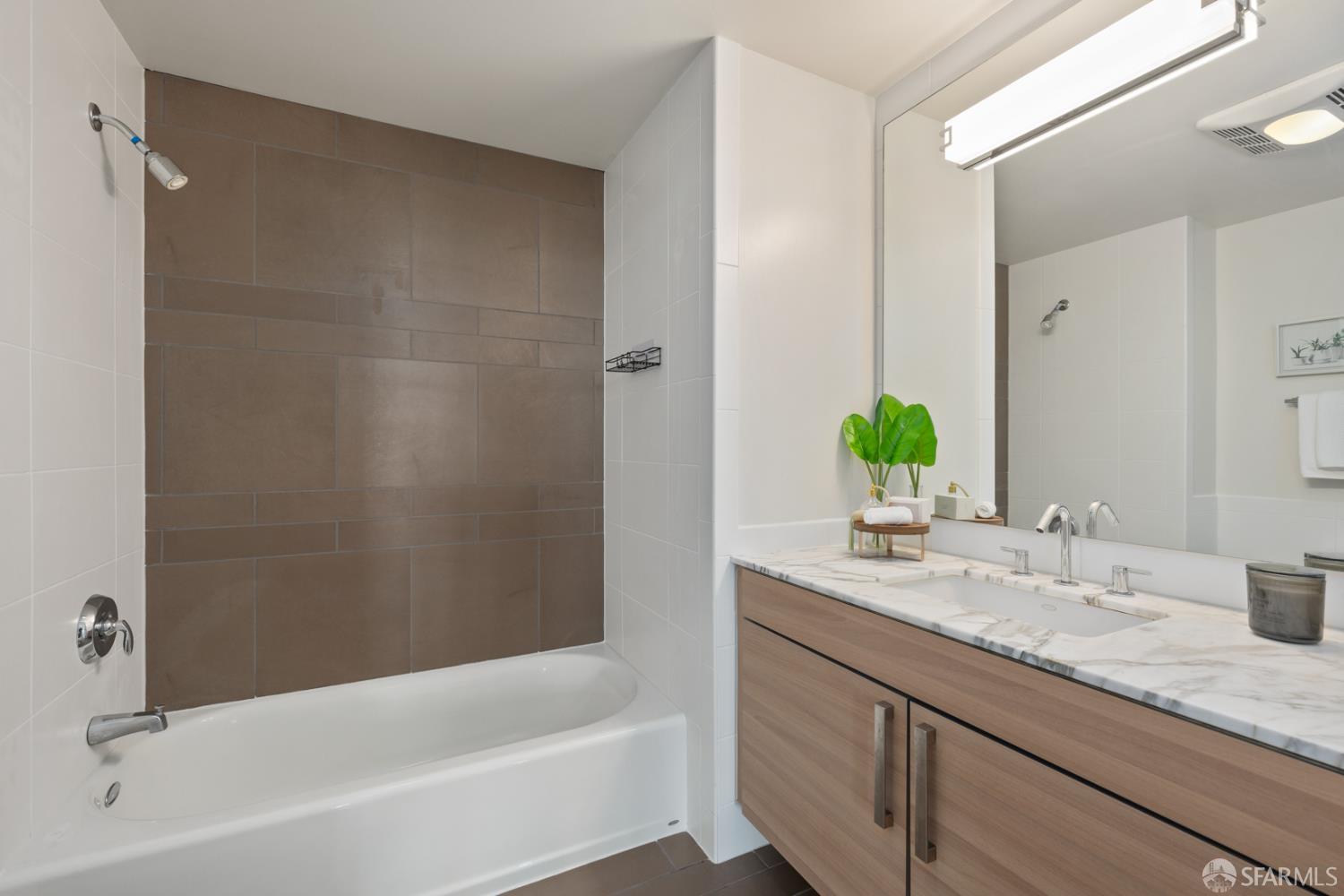 Photo #11: 426096472 Listing: Photo #11