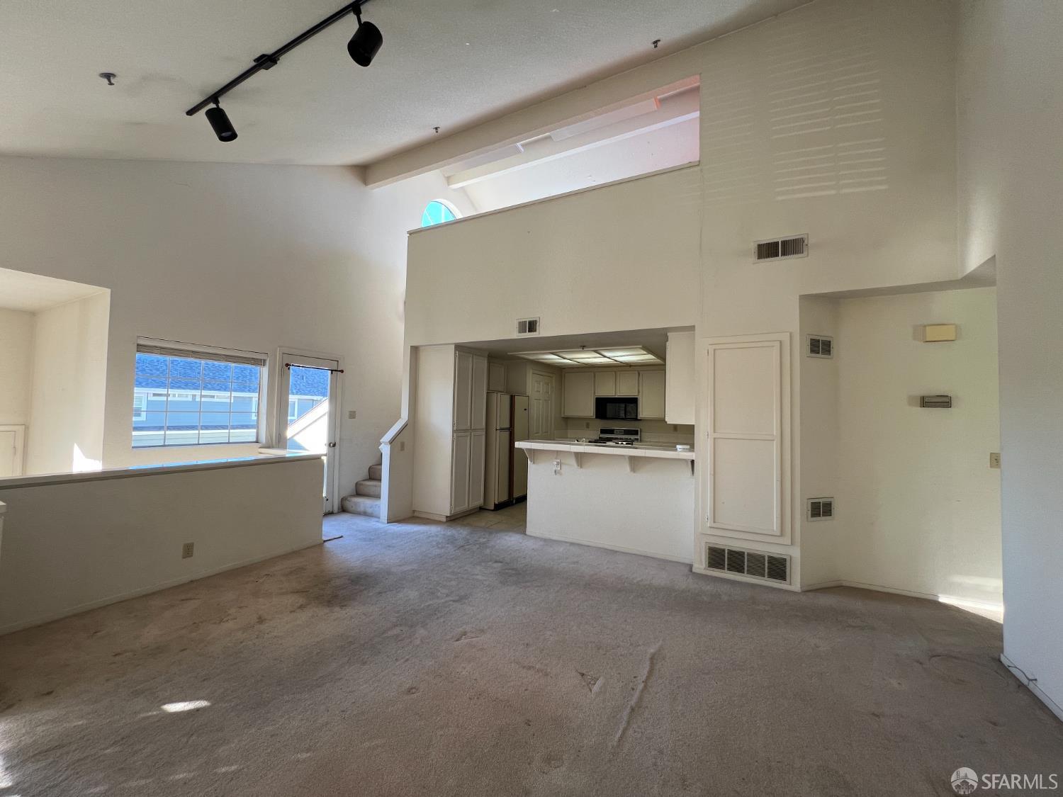 Detail Gallery Image 6 of 12 For 1208 Cameron Ln, Daly City,  CA 94014 - 2 Beds | 2 Baths