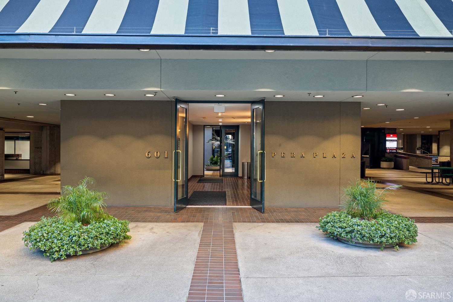 Detail Gallery Image 5 of 72 For 601 Van Ness Ave #39,  San Francisco,  CA 94102 - 2 Beds | 2 Baths