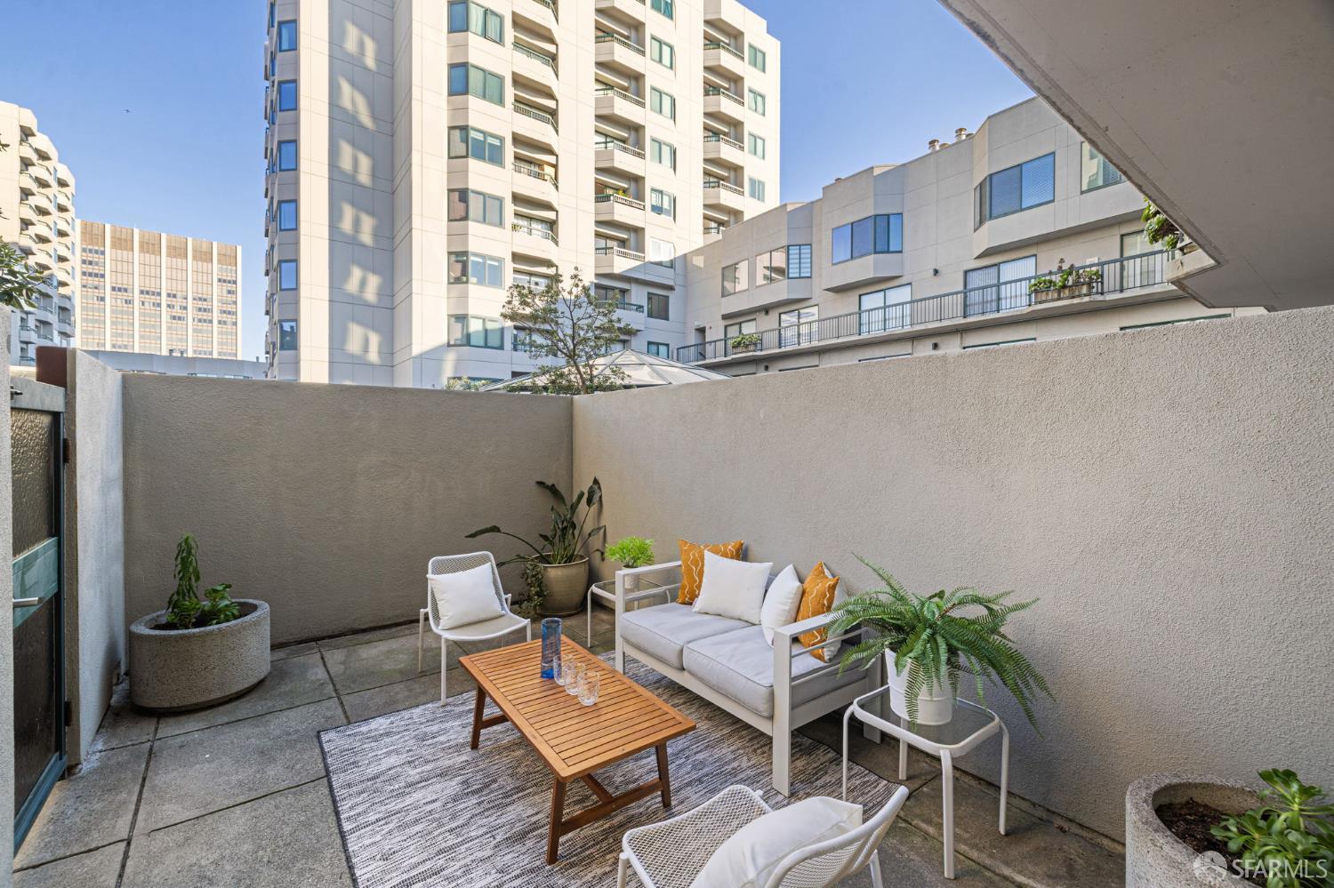 Detail Gallery Image 11 of 72 For 601 Van Ness Ave #39,  San Francisco,  CA 94102 - 2 Beds | 2 Baths