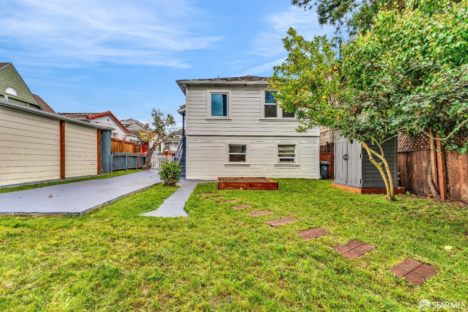 Detail Gallery Image 41 of 42 For 2918 Newbury St, Berkeley,  CA 94703 - 3 Beds | 1/1 Baths