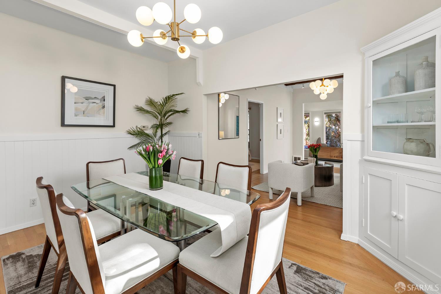 Detail Gallery Image 9 of 30 For 327 Caselli Ave, San Francisco,  CA 94114 - 2 Beds | 1/1 Baths