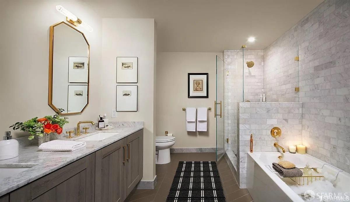 Photo #17: 426096610 Listing: Photo #17