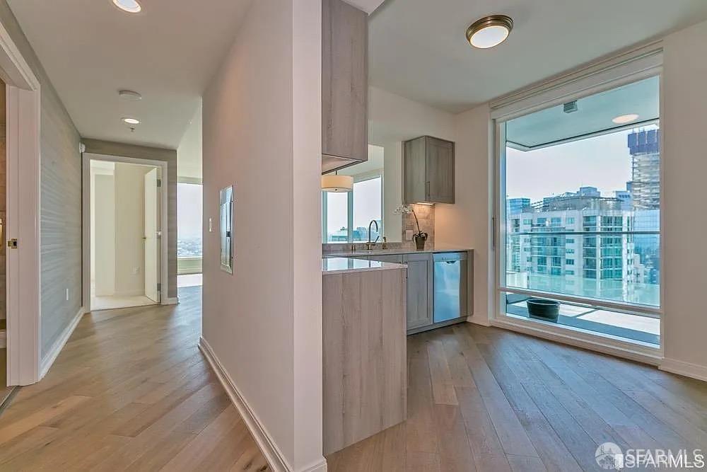 Photo #10: 426096610 Listing: Photo #10