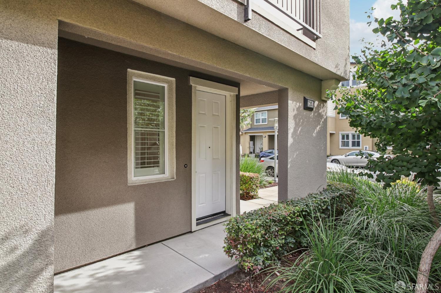 Detail Gallery Image 4 of 41 For 1297 Coyote Creek Way, Milpitas,  CA 95035 - 3 Beds | 2/1 Baths