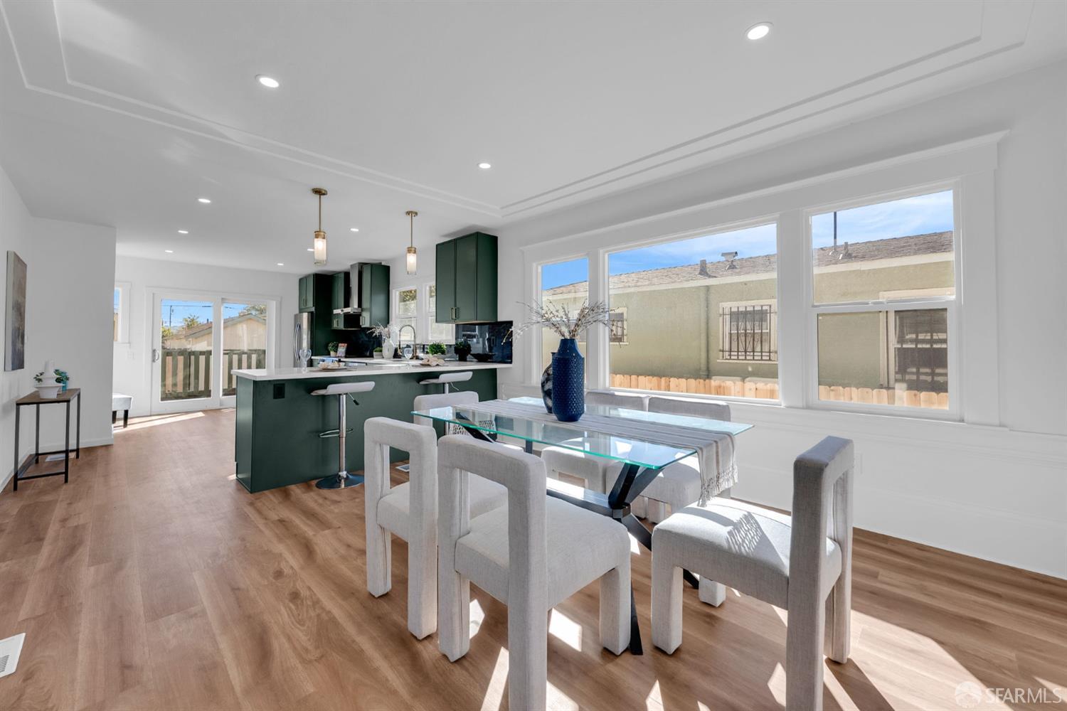 Detail Gallery Image 15 of 56 For 2906 Seminary Ave, Oakland,  CA 94605 - 2 Beds | 2 Baths