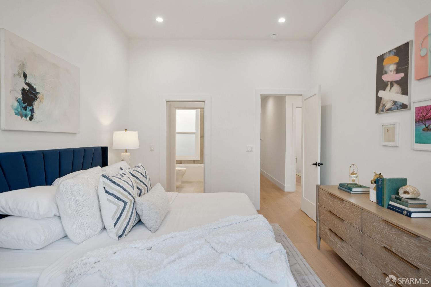 Detail Gallery Image 39 of 56 For 224 Clayton St #224,  San Francisco,  CA 94117 - 4 Beds | 2/1 Baths