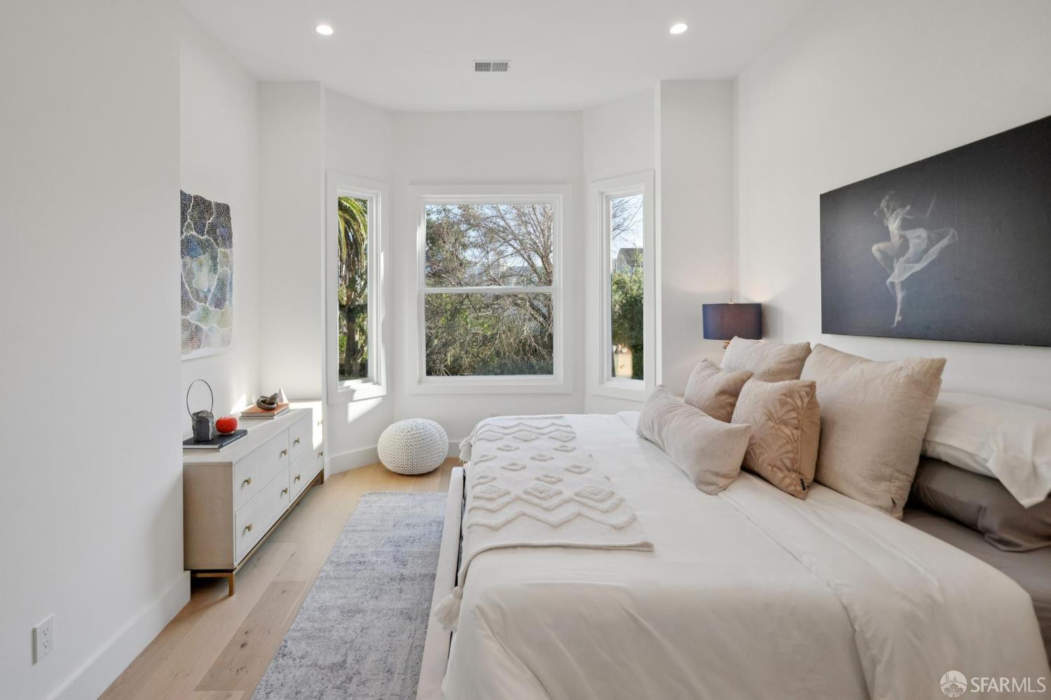 Detail Gallery Image 27 of 56 For 224 Clayton St #224,  San Francisco,  CA 94117 - 4 Beds | 2/1 Baths