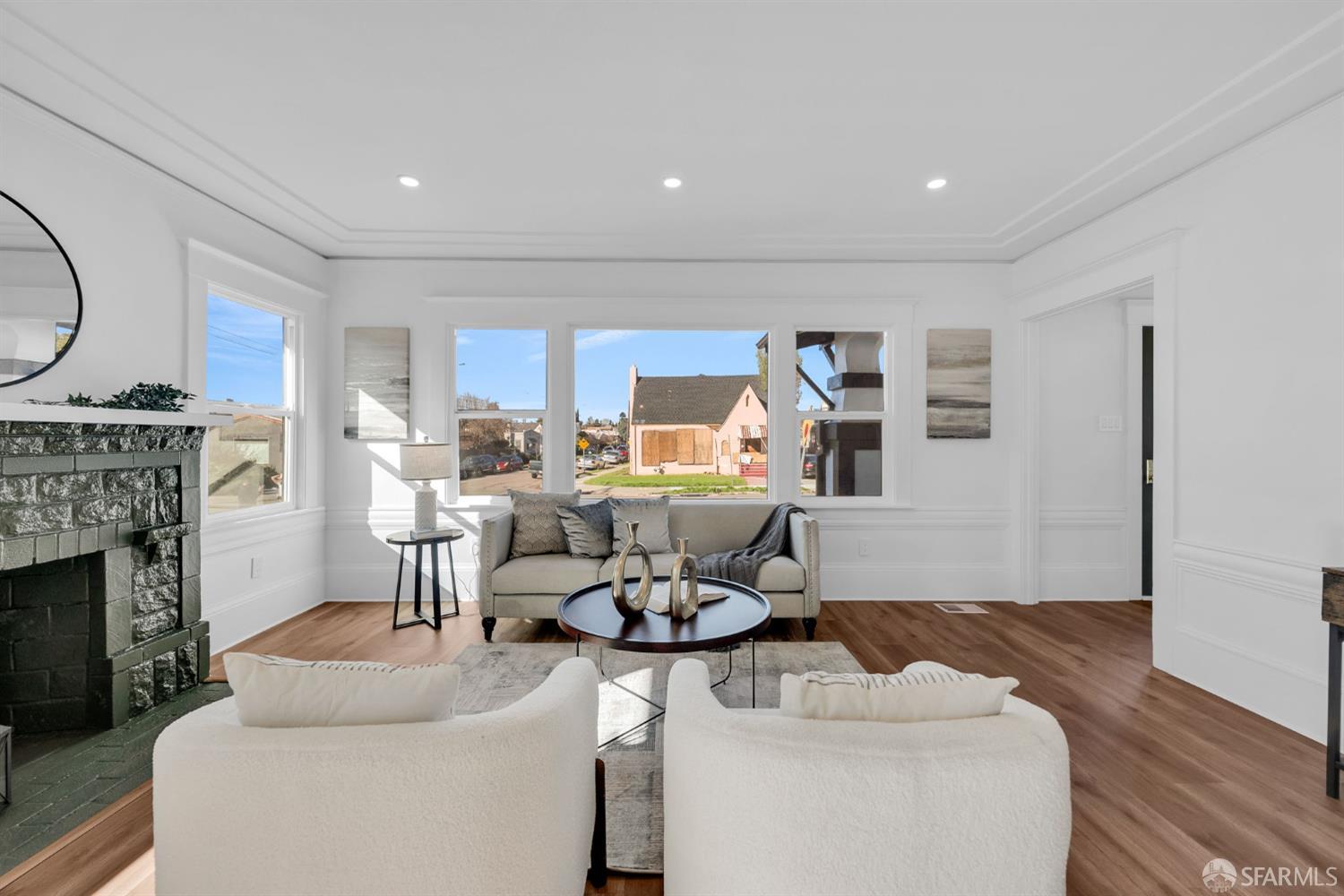 Detail Gallery Image 11 of 56 For 2906 Seminary Ave, Oakland,  CA 94605 - 2 Beds | 2 Baths