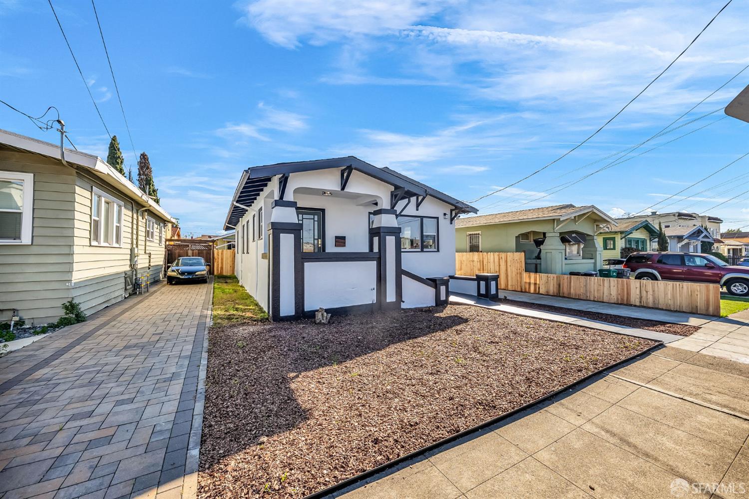 Detail Gallery Image 4 of 56 For 2906 Seminary Ave, Oakland,  CA 94605 - 2 Beds | 2 Baths