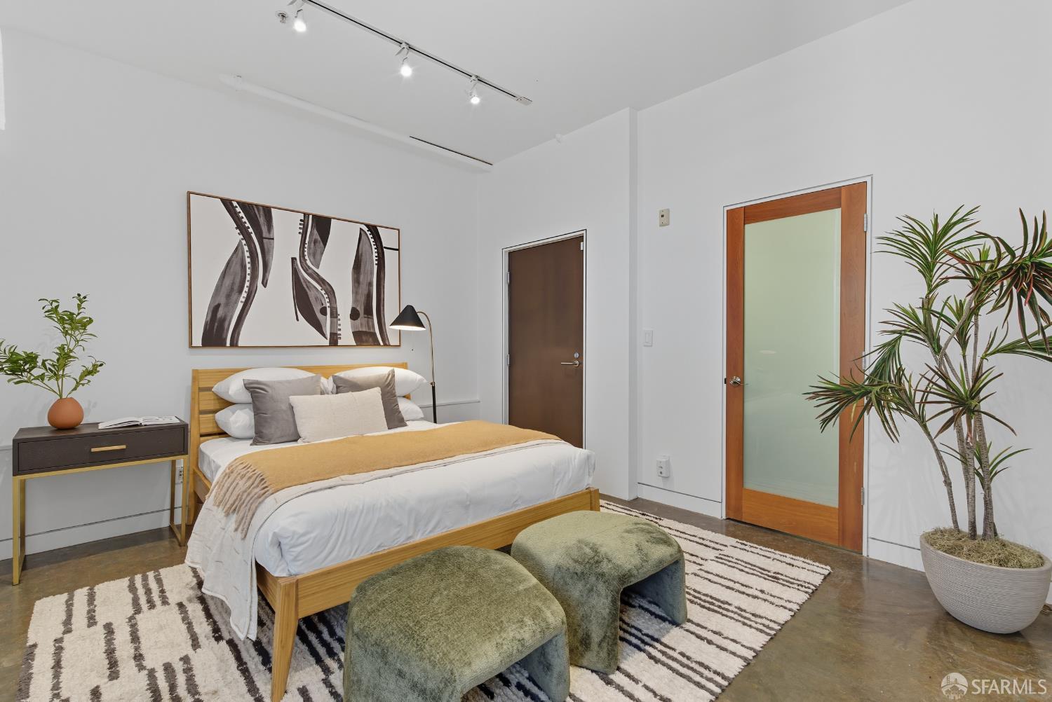 Detail Gallery Image 16 of 38 For 188 South Park St #5,  San Francisco,  CA 94107 - 3 Beds | 2/1 Baths