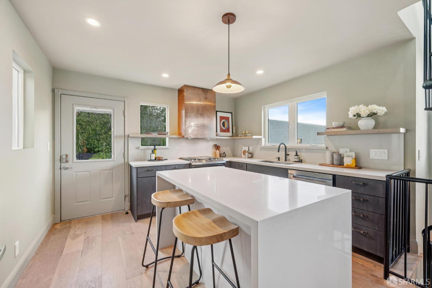 Detail Gallery Image 18 of 97 For 3316 Folsom St, San Francisco,  CA 94110 - 2 Beds | 2/1 Baths