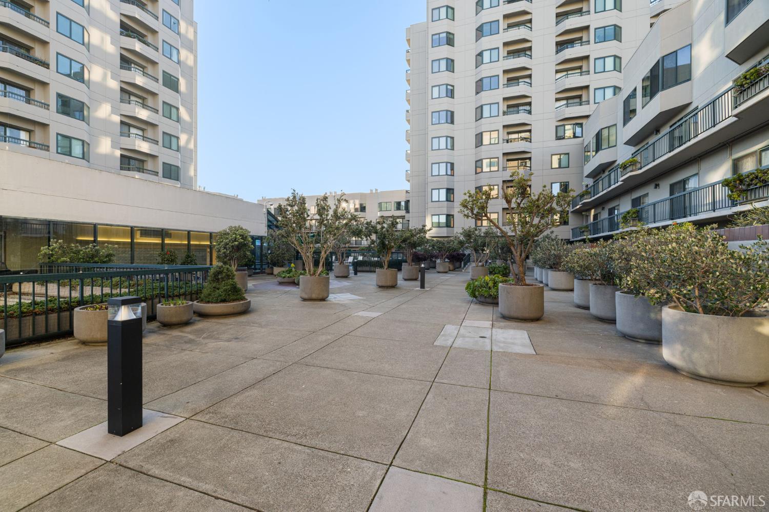 Detail Gallery Image 59 of 72 For 601 Van Ness Ave #39,  San Francisco,  CA 94102 - 2 Beds | 2 Baths