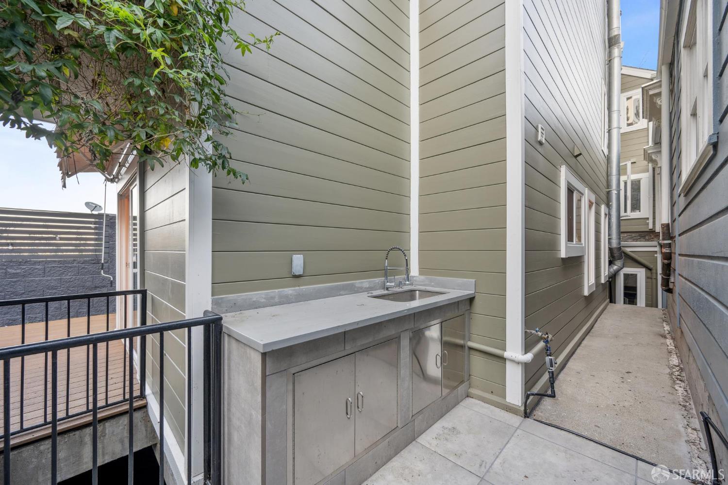 Detail Gallery Image 57 of 97 For 3316 Folsom St, San Francisco,  CA 94110 - 2 Beds | 2/1 Baths