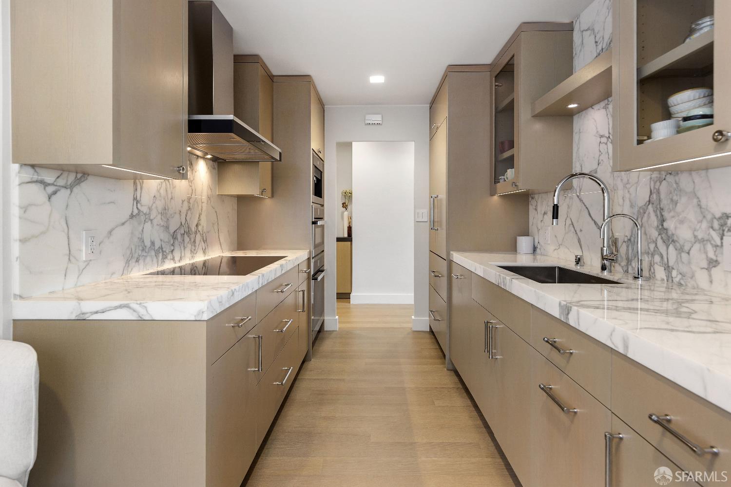 Photo #4: 425023066 Listing: Photo #4