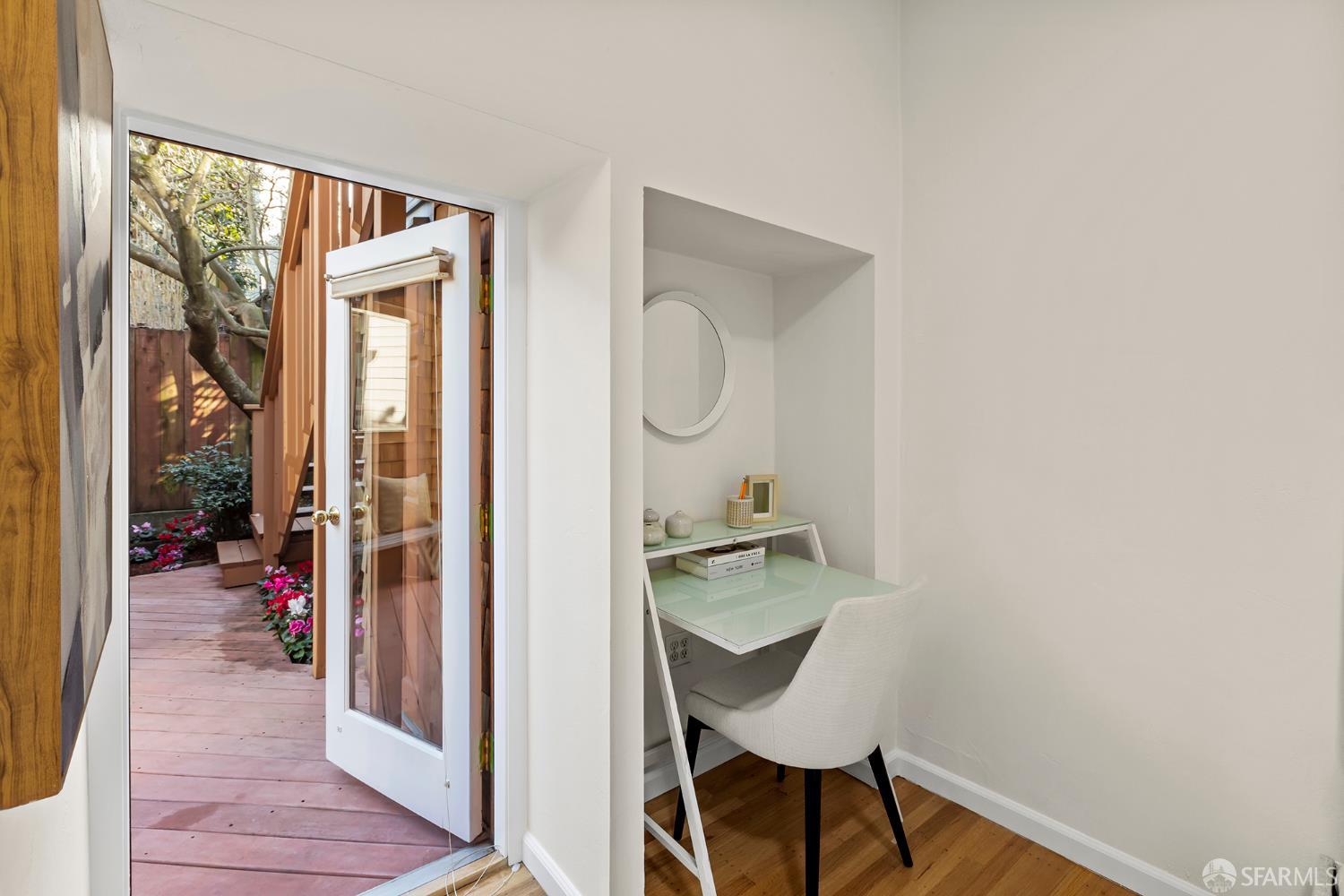 Detail Gallery Image 18 of 30 For 327 Caselli Ave, San Francisco,  CA 94114 - 2 Beds | 1/1 Baths