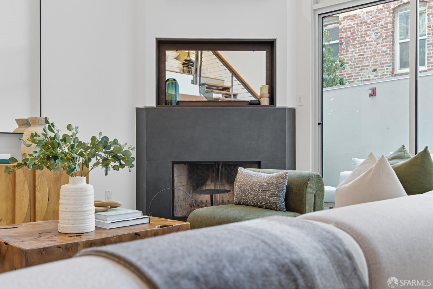 Detail Gallery Image 8 of 38 For 188 South Park St #5,  San Francisco,  CA 94107 - 3 Beds | 2/1 Baths