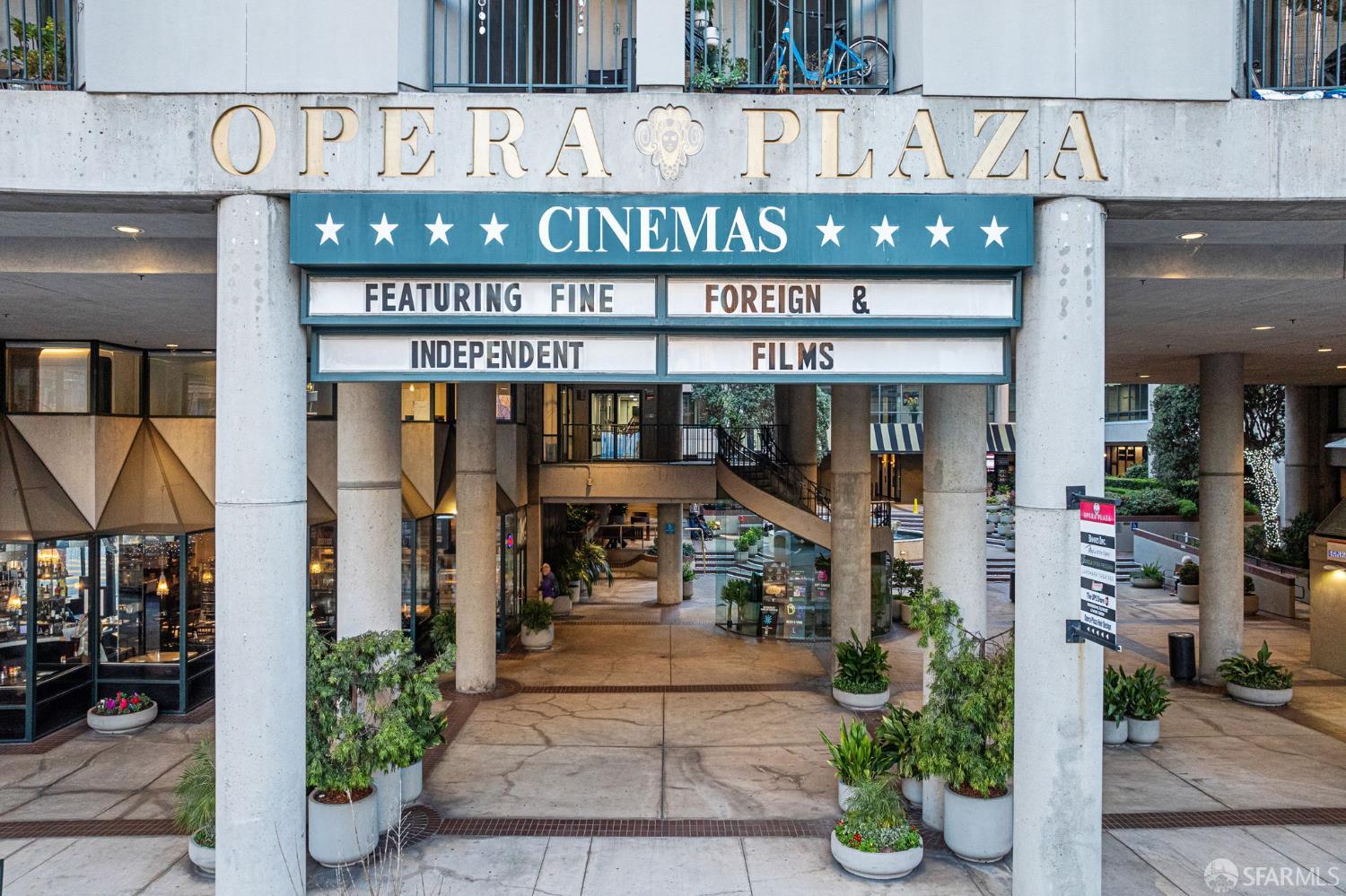 Detail Gallery Image 2 of 72 For 601 Van Ness Ave #39,  San Francisco,  CA 94102 - 2 Beds | 2 Baths