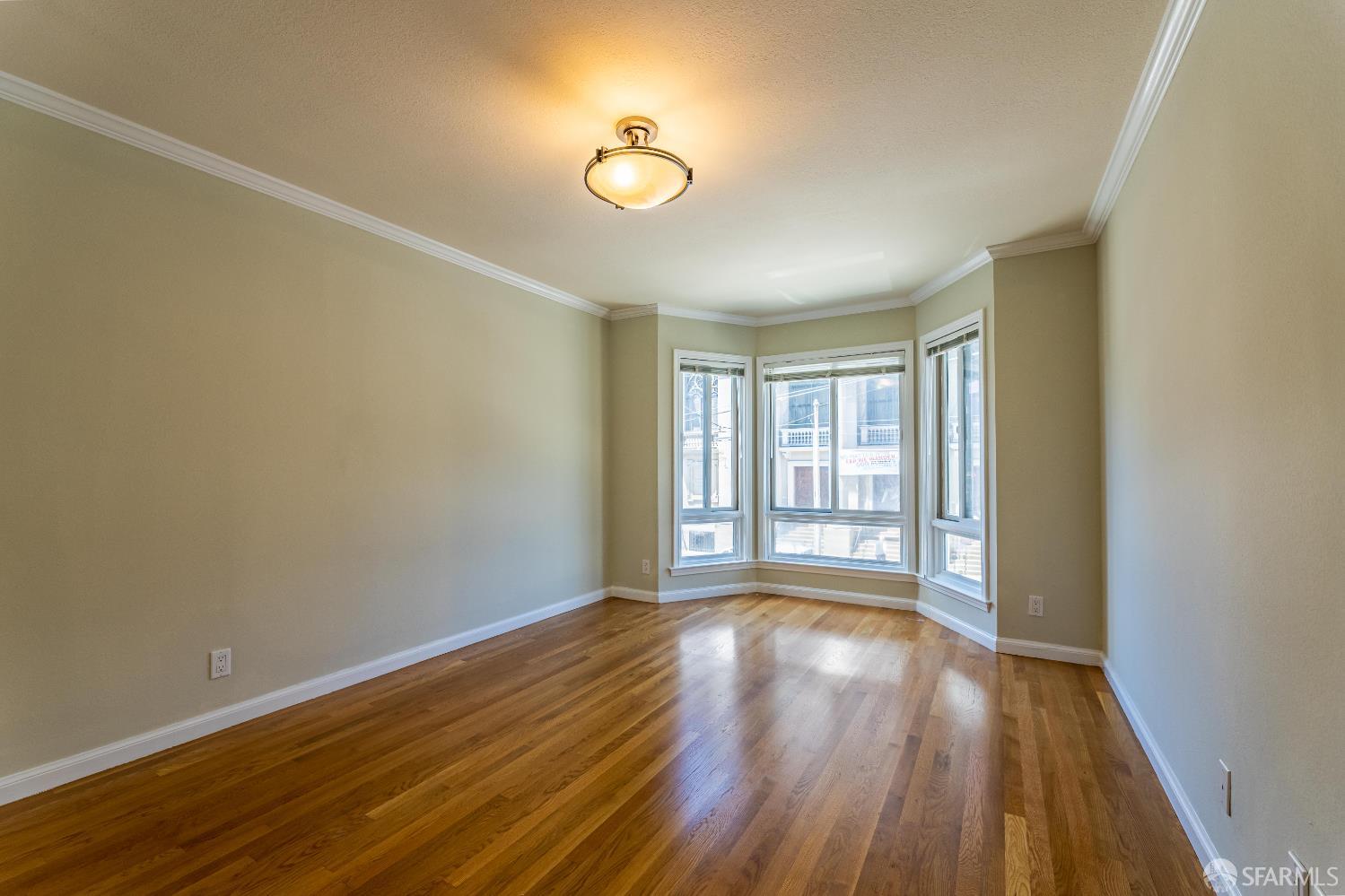 Detail Gallery Image 2 of 9 For 2512 Fillmore St #1,  San Francisco,  CA 94115 - 2 Beds | 1 Baths