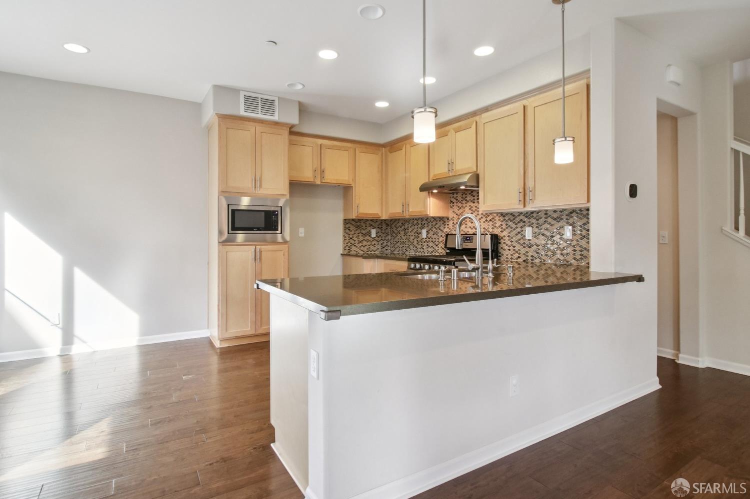 Detail Gallery Image 15 of 41 For 1297 Coyote Creek Way, Milpitas,  CA 95035 - 3 Beds | 2/1 Baths