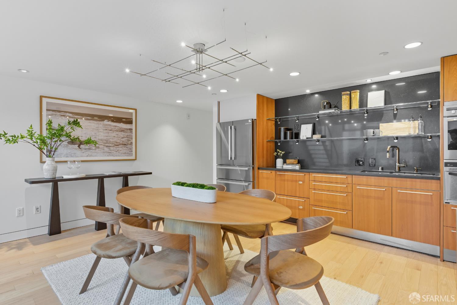 Detail Gallery Image 9 of 38 For 188 South Park St #5,  San Francisco,  CA 94107 - 3 Beds | 2/1 Baths