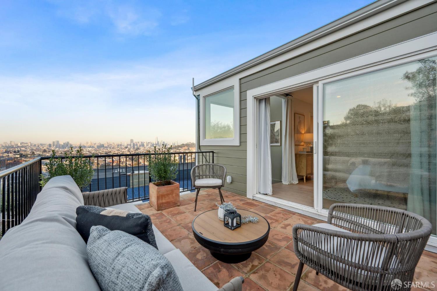 Detail Gallery Image 37 of 97 For 3316 Folsom St, San Francisco,  CA 94110 - 2 Beds | 2/1 Baths