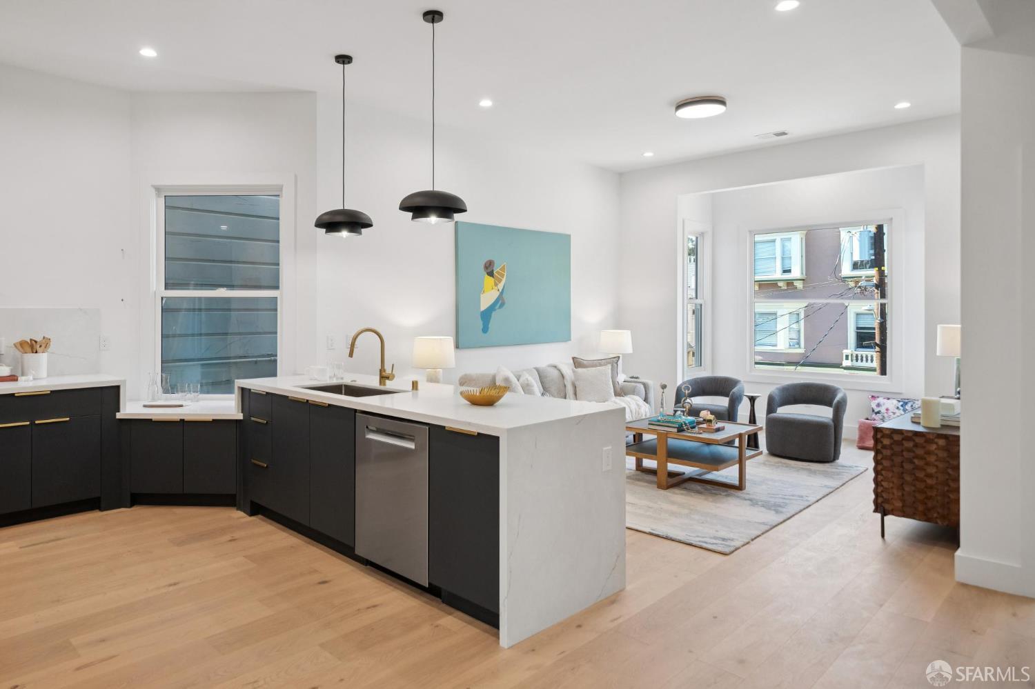 Detail Gallery Image 14 of 56 For 224 Clayton St #224,  San Francisco,  CA 94117 - 4 Beds | 2/1 Baths