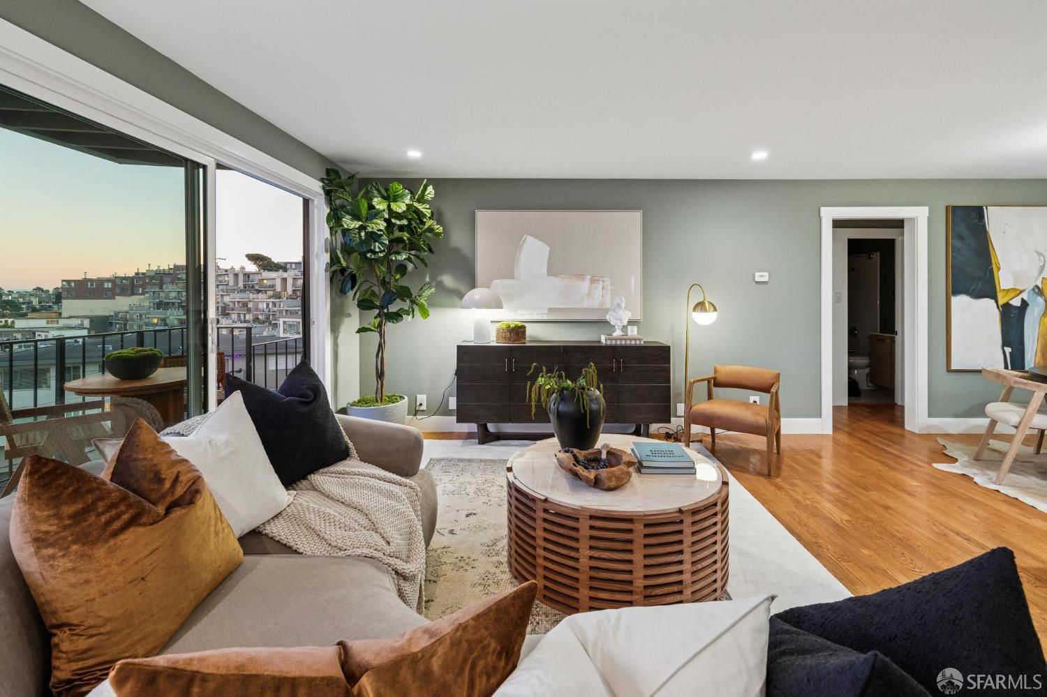 Photo #4: 425093183 Listing: Photo #4