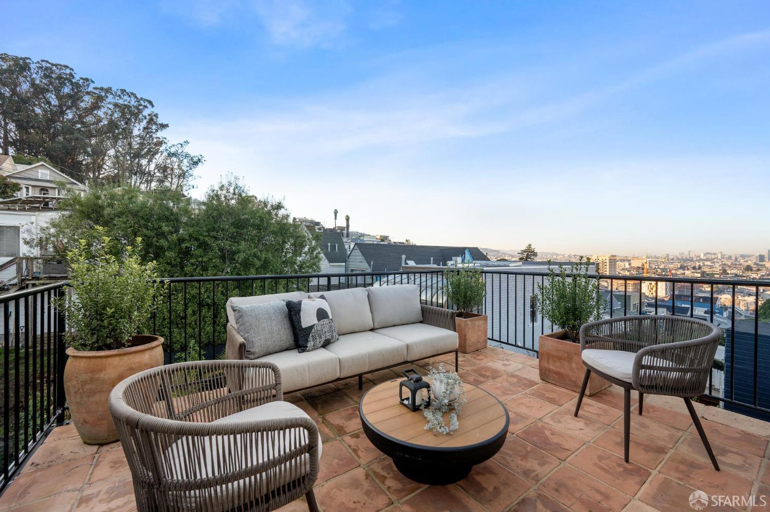 Detail Gallery Image 35 of 97 For 3316 Folsom St, San Francisco,  CA 94110 - 2 Beds | 2/1 Baths